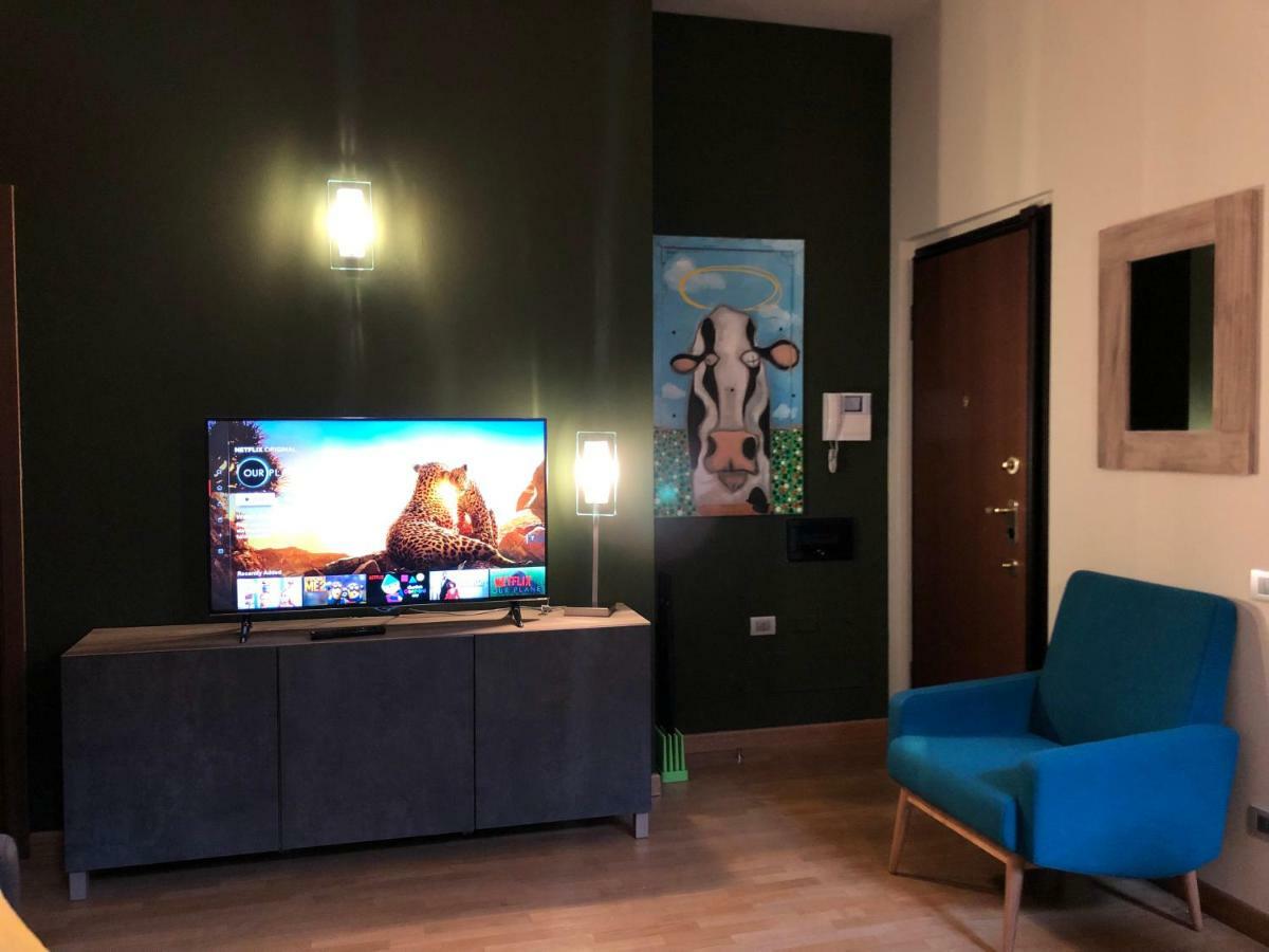 La Via Degli Artisti Lägenhet Arona Exteriör bild
