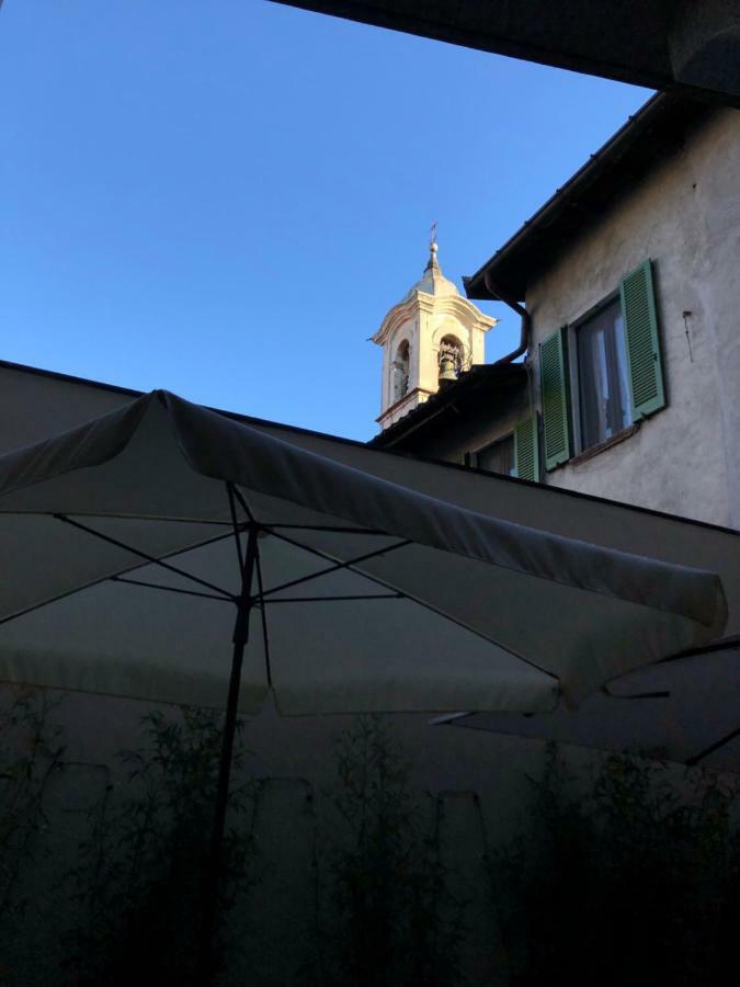 La Via Degli Artisti Lägenhet Arona Exteriör bild