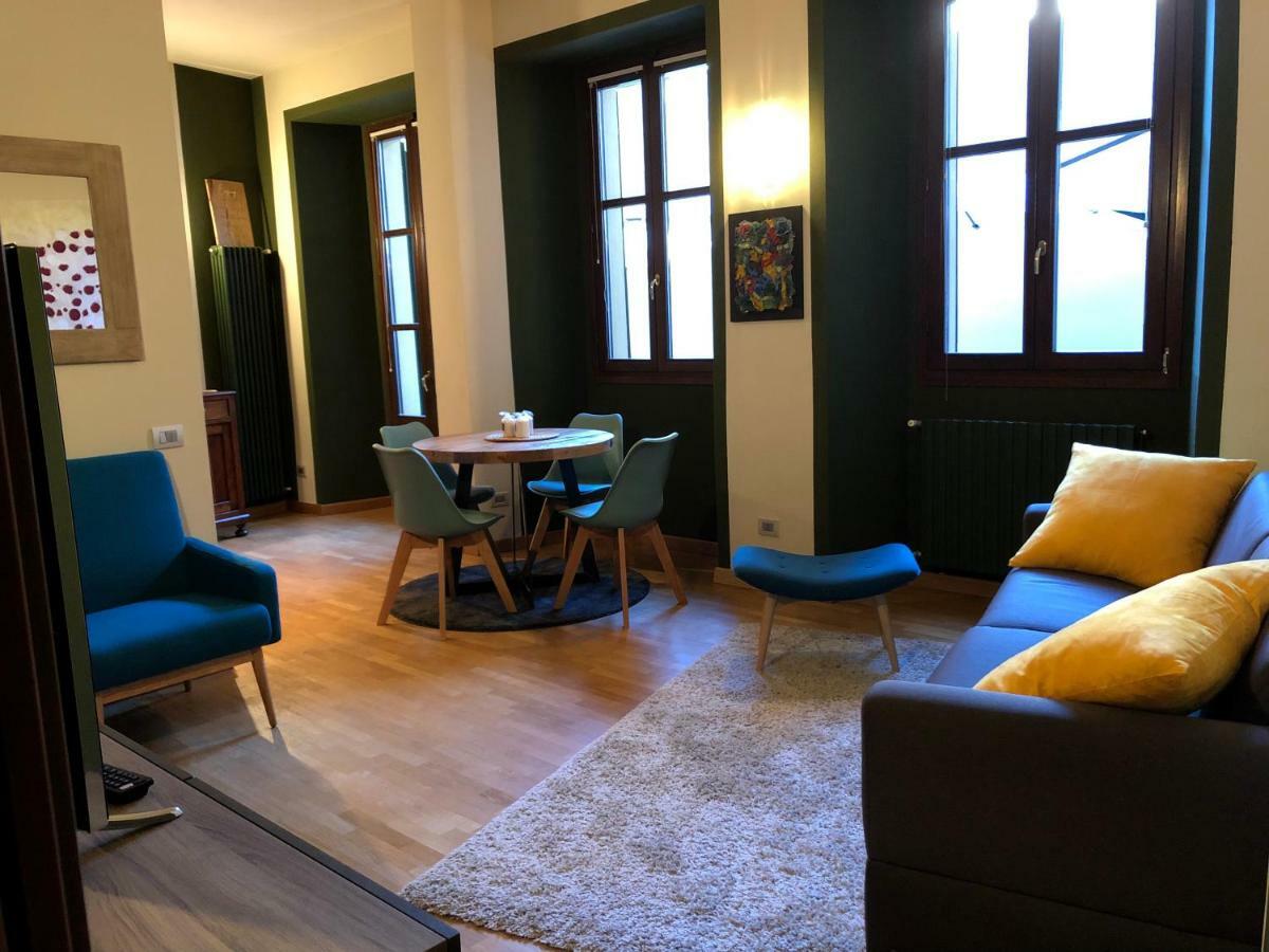 La Via Degli Artisti Lägenhet Arona Exteriör bild