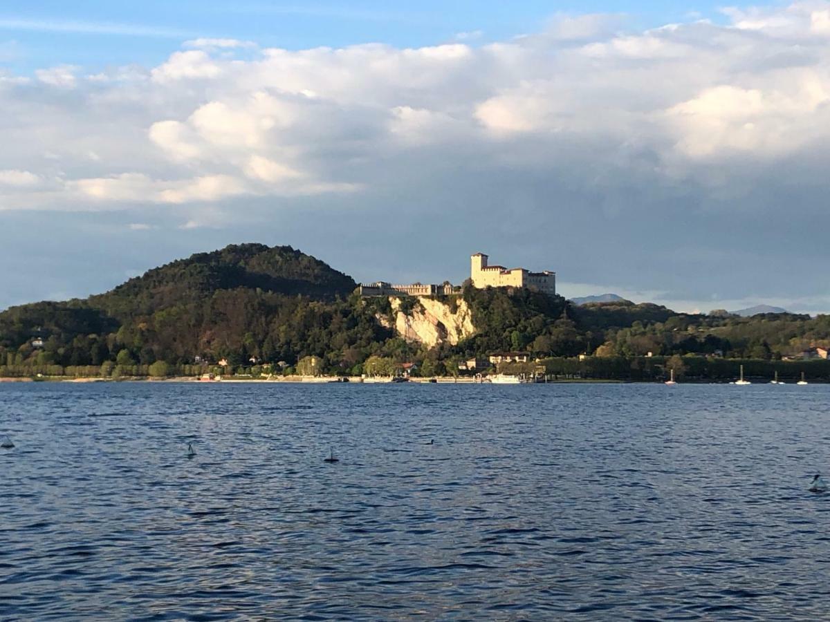 La Via Degli Artisti Lägenhet Arona Exteriör bild